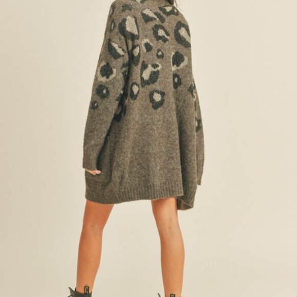 Contemporary Animal Print Sweater Cardigan - Picture 6 of 6